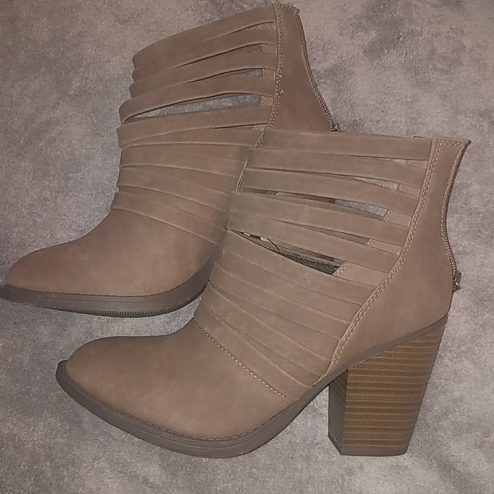 Soda ankle boots